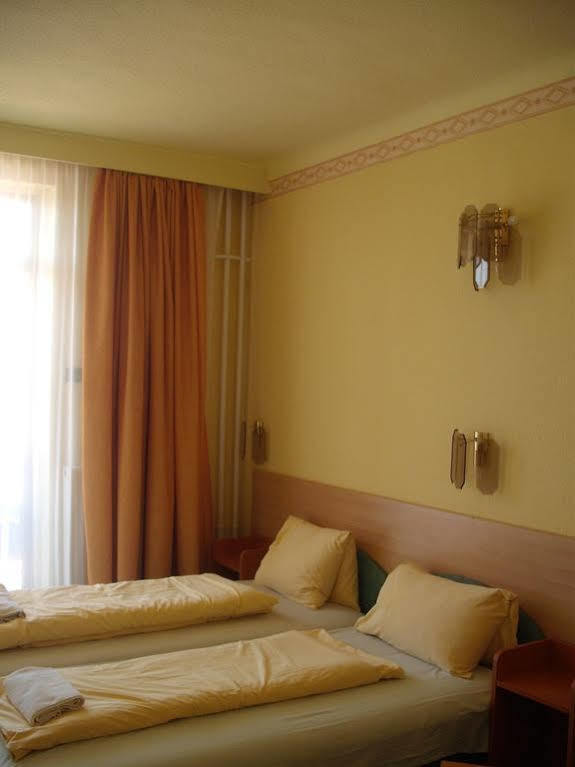 Hotel Tagore Балатонфюред Экстерьер фото